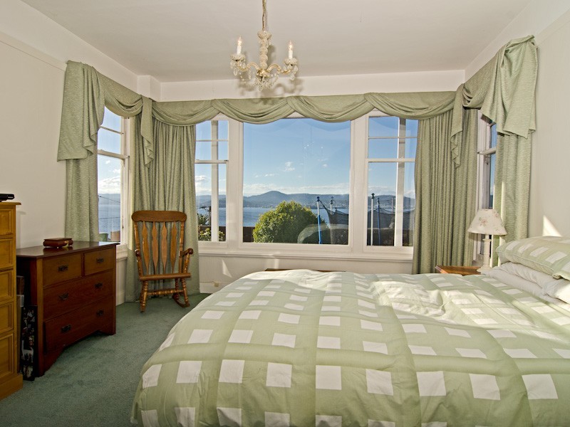 8 Dresden Street, Sandy Bay TAS 7005