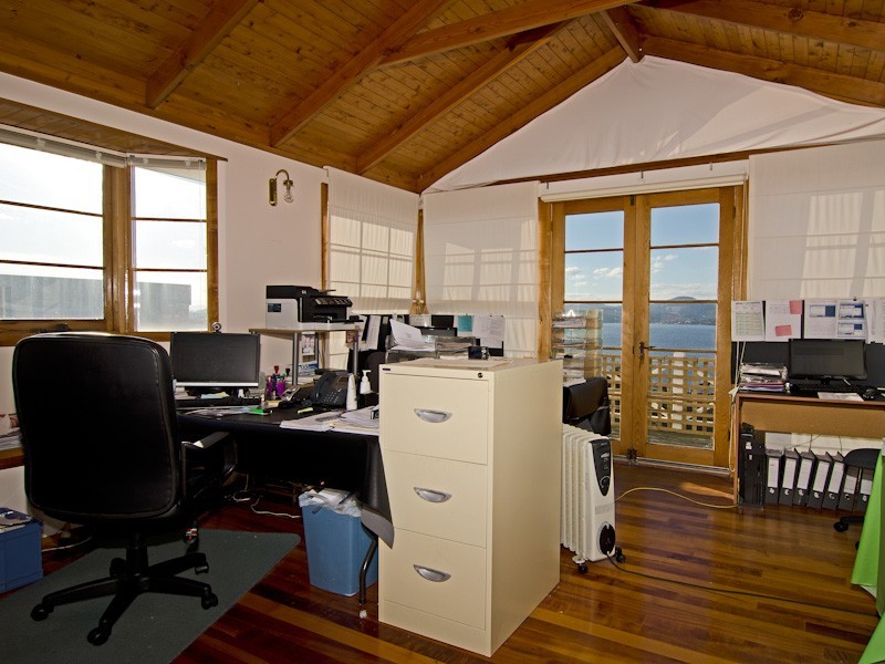 8 Dresden Street, Sandy Bay TAS 7005