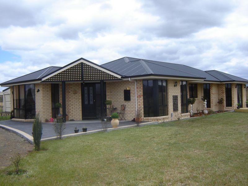 8 Lake Street, Oatlands TAS 7120