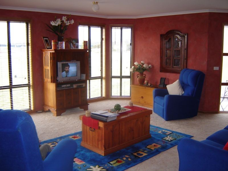 8 Lake Street, Oatlands TAS 7120