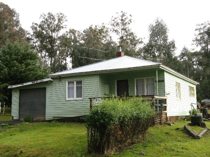 Bradys Lake TAS 7140