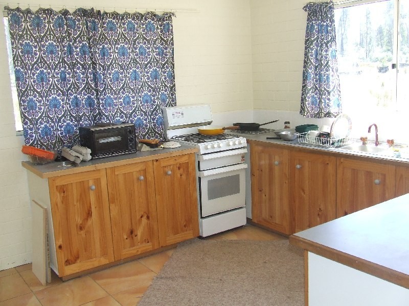 Lake Crescent TAS 7120