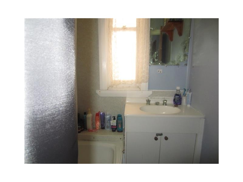 8 Clemons Street, Rosebery TAS 7470