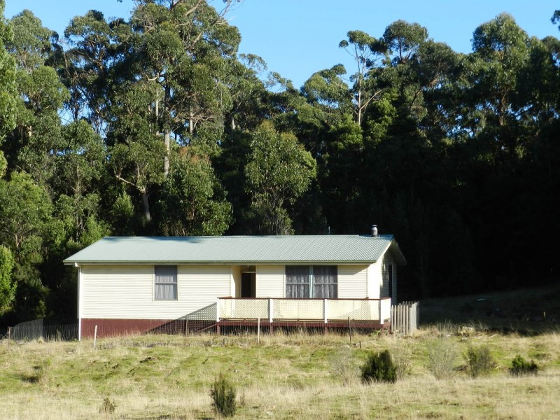 1004 West Calder Road (Takone end), Calder TAS 7325