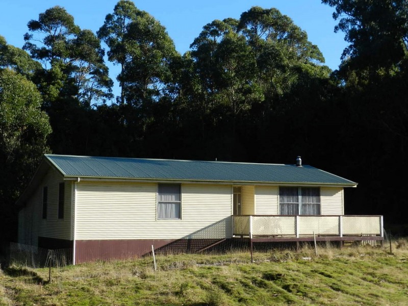 1004 West Calder Road (Takone end), Calder TAS 7325
