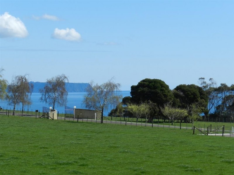 9 Boston Avenue, Cooee TAS 7320