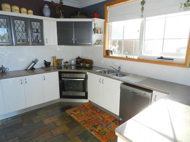 9 Boston Avenue, Cooee TAS 7320