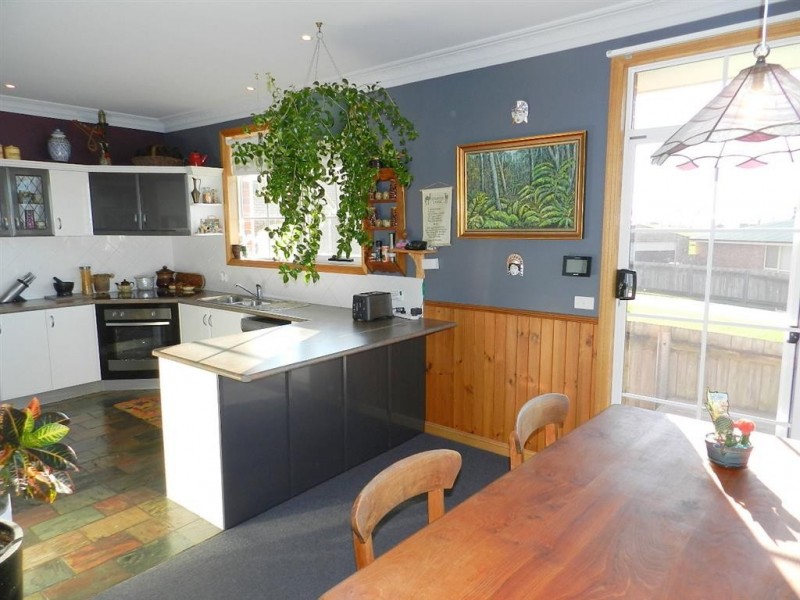 9 Boston Avenue, Cooee TAS 7320