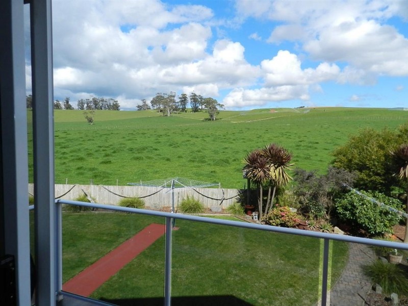 9 Boston Avenue, Cooee TAS 7320