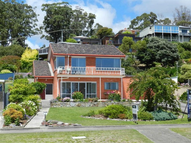 9A Wragg Street, Somerset TAS 7322
