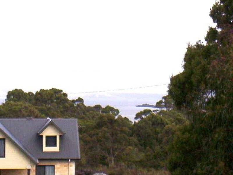 9 Charles Street, Strahan TAS 7468