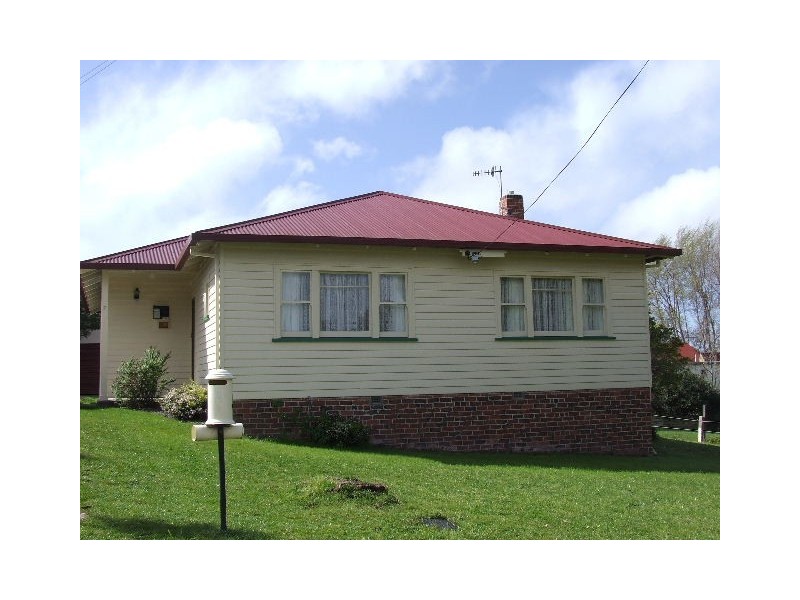 7 Simpson Street, Somerset TAS 7322