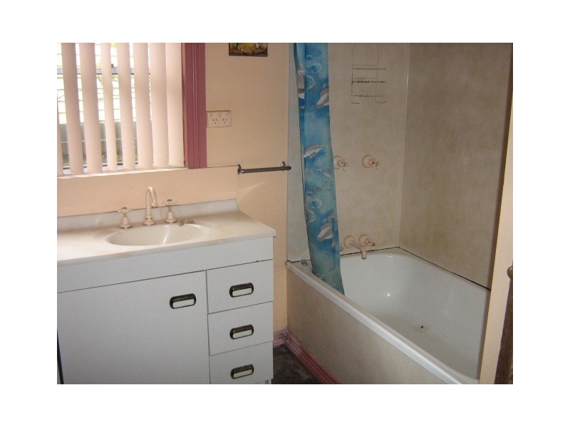 84 Esplanade, Queenstown TAS 7467