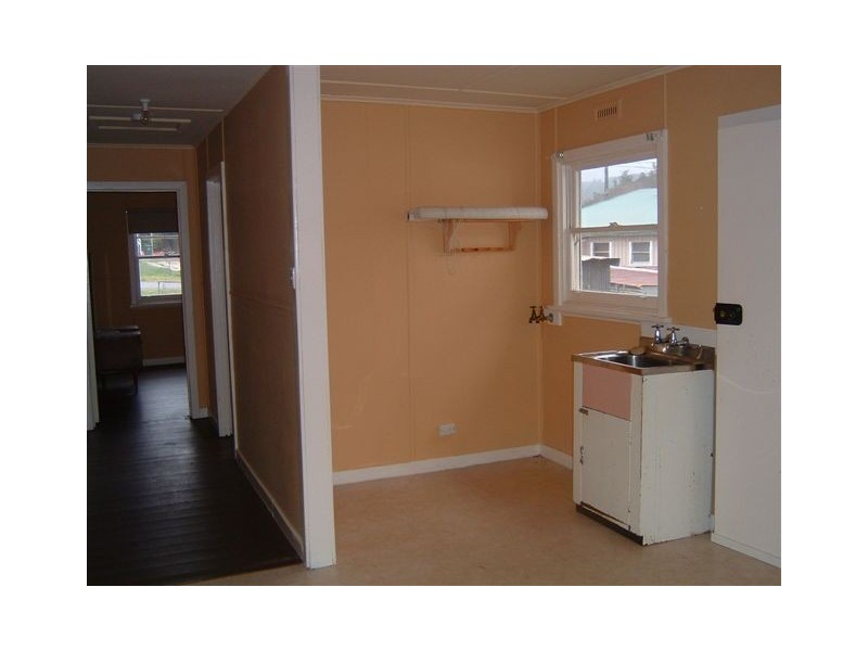 16 Giblin Street, Rosebery TAS 7470