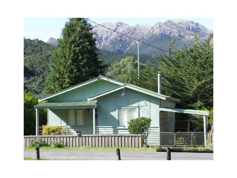9 Pillinger Street, Queenstown TAS 7467