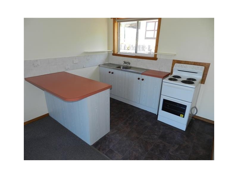 4/2 Raglan Street, Somerset TAS 7322