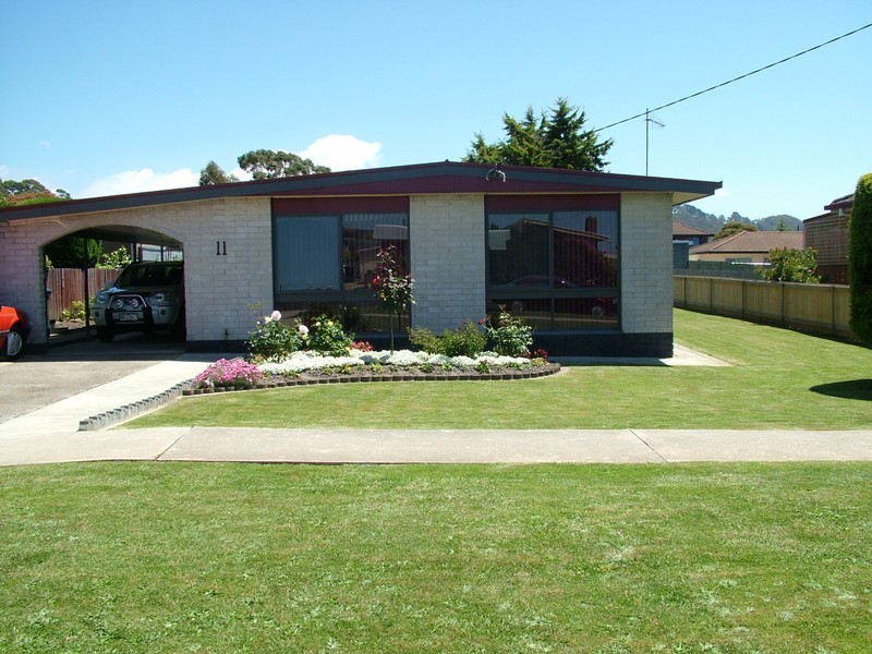 11 Lyons Street, Somerset TAS 7322