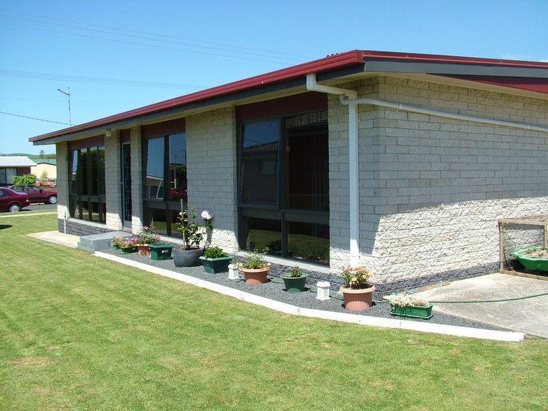 11 Lyons Street, Somerset TAS 7322