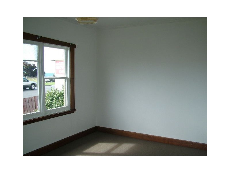 28 Main Road, Burnie TAS 7320