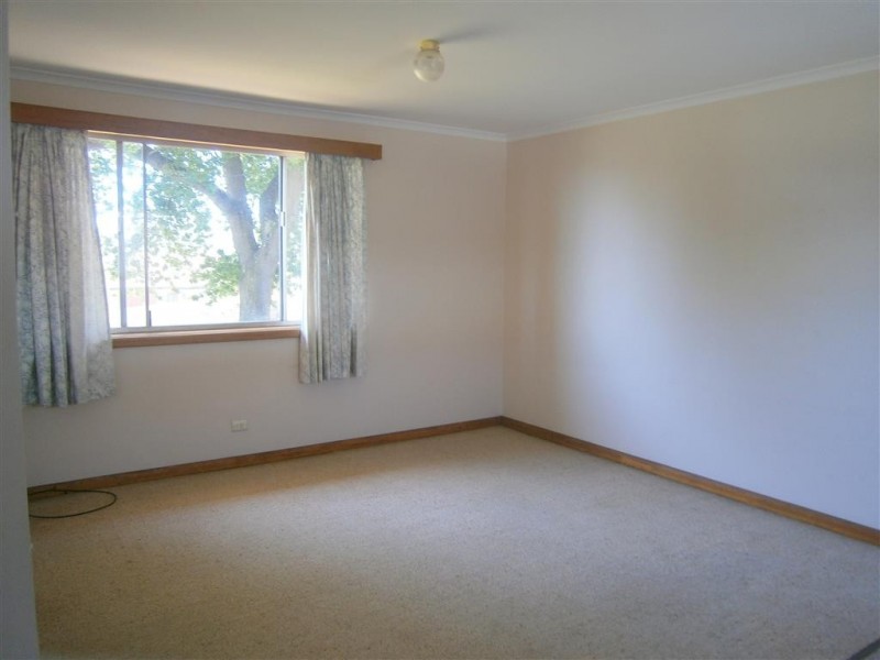 2/11 Hodgman Street, Burnie TAS 7320