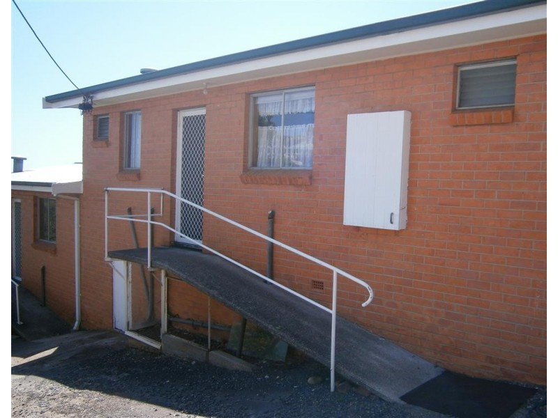2/11 Hodgman Street, Burnie TAS 7320