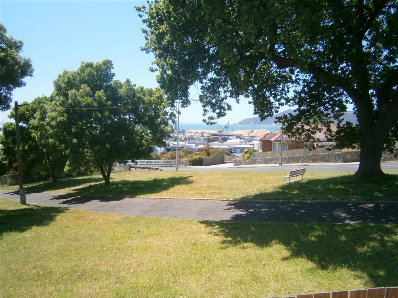 2/11 Hodgman Street, Burnie TAS 7320