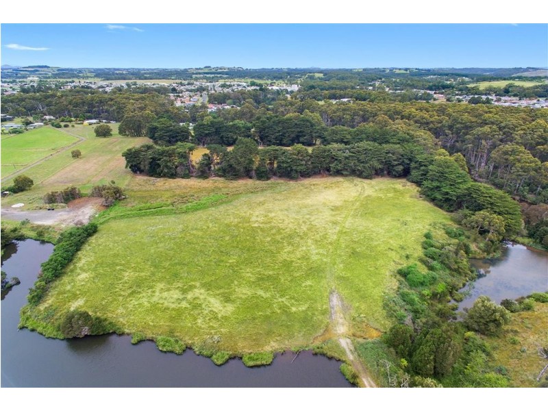 84 River Road, Wynyard TAS 7325