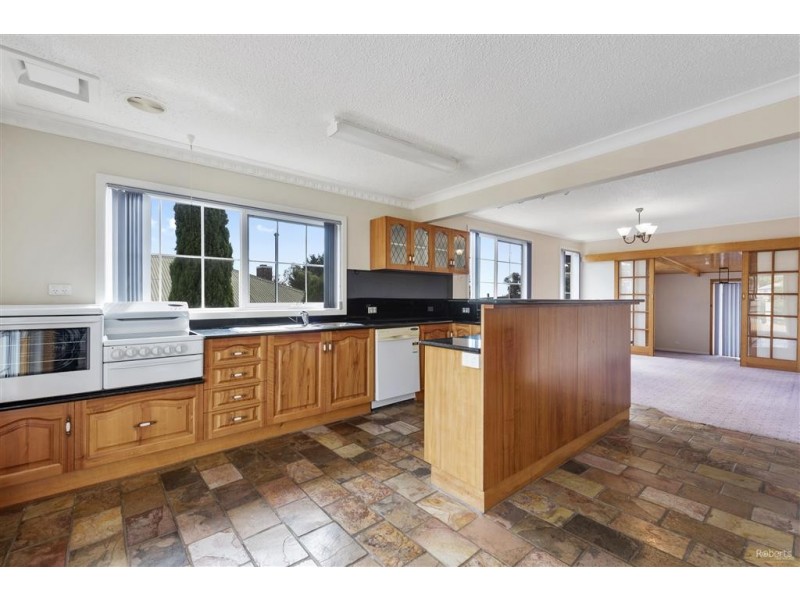 11 West Street, Upper Burnie TAS 7320