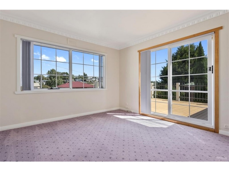 11 West Street, Upper Burnie TAS 7320