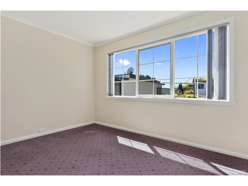 11 West Street, Upper Burnie TAS 7320