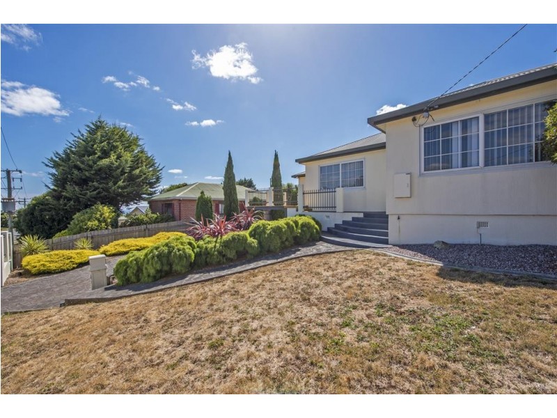 11 West Street, Upper Burnie TAS 7320