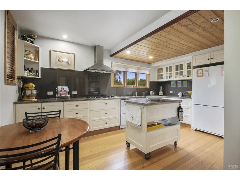 13 Green Street, Strahan TAS 7468