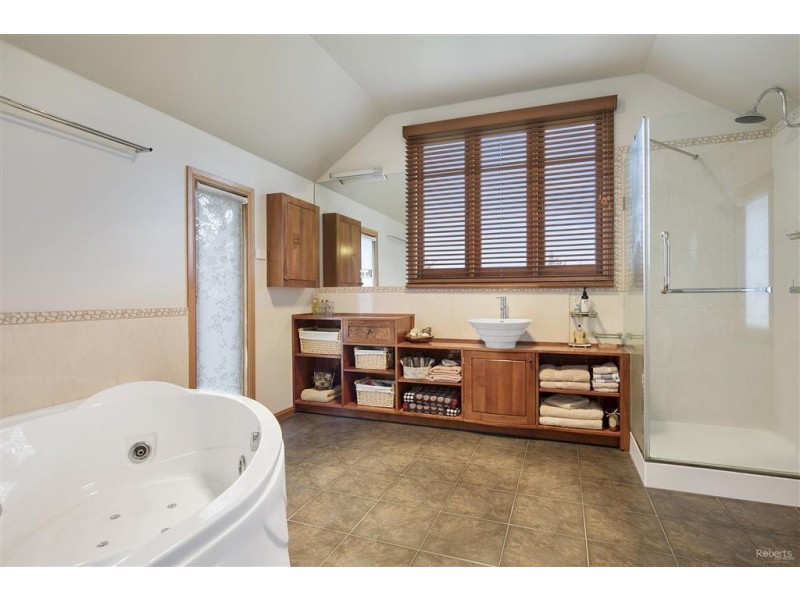 13 Green Street, Strahan TAS 7468