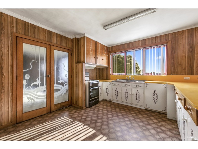 16 River Avenue East, Heybridge TAS 7316