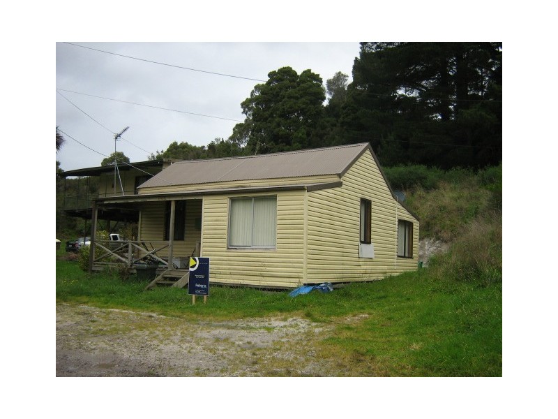16 Featherstone Street, Strahan TAS 7468