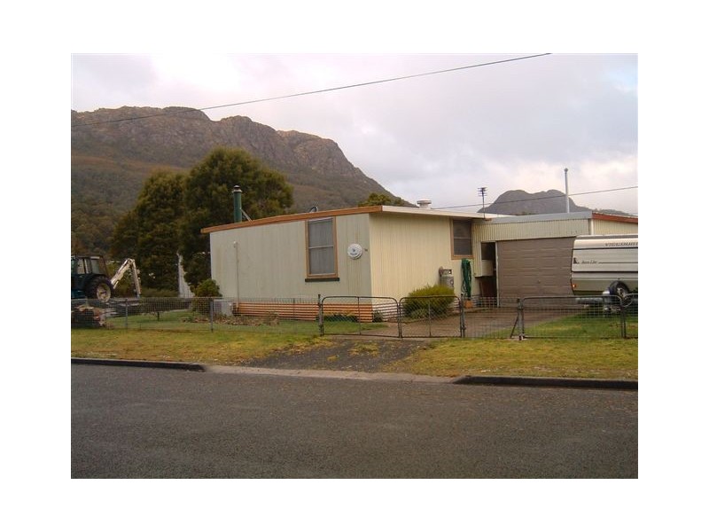 14 Victoria Street, Tullah TAS 7321