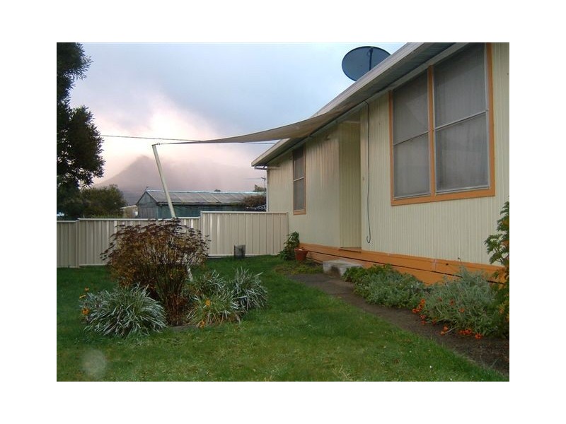 14 Victoria Street, Tullah TAS 7321