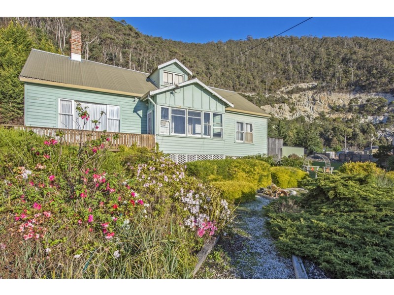 34 Bass Highway, Round Hill TAS 7320