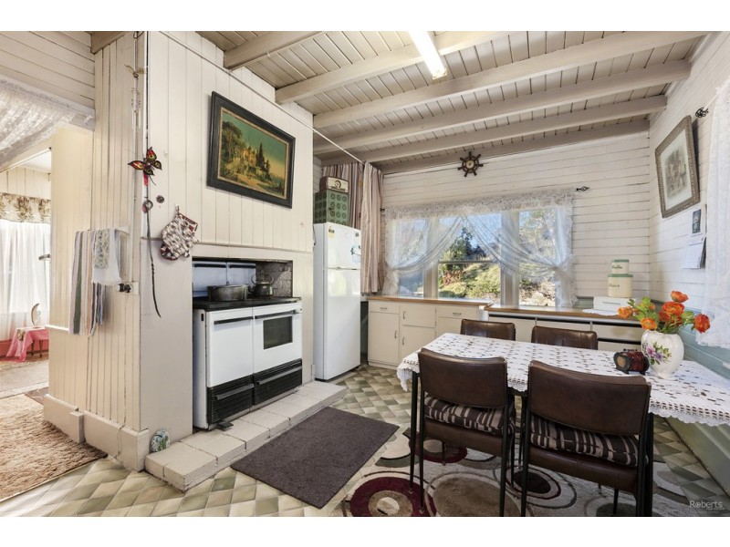 34 Bass Highway, Round Hill TAS 7320