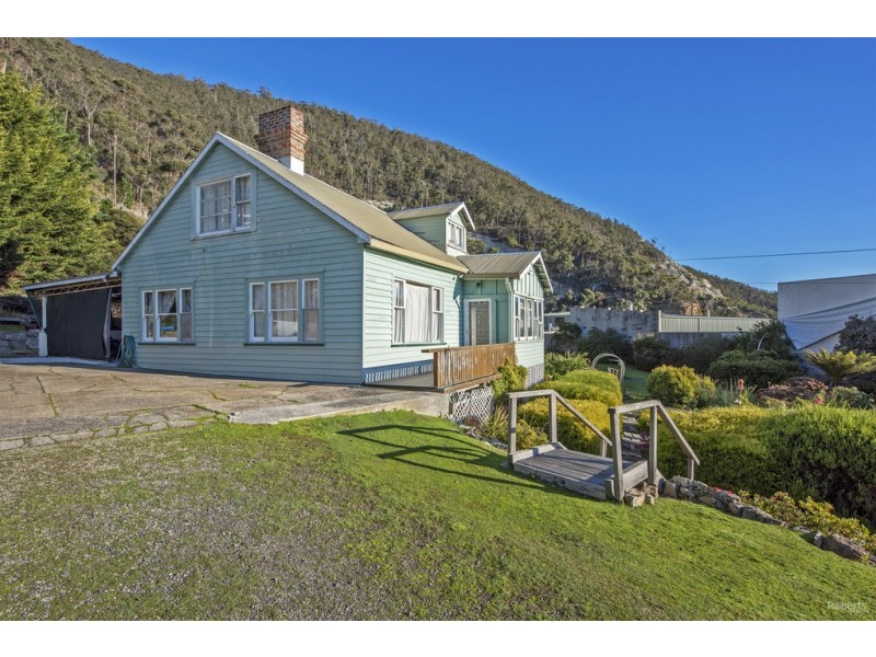 34 Bass Highway, Round Hill TAS 7320