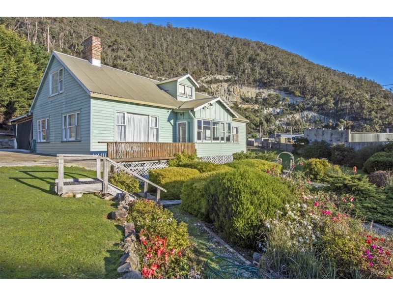 34 Bass Highway, Round Hill TAS 7320