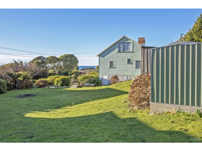 34 Bass Highway, Round Hill TAS 7320