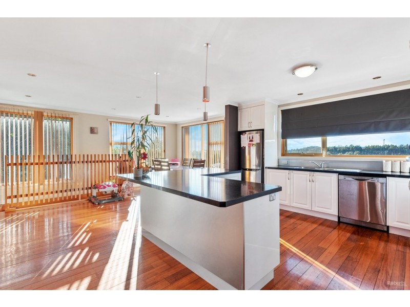 13 Simon Court, Romaine TAS 7320