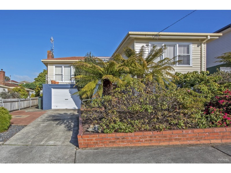 34 Malunna Crescent, Parklands TAS 7320