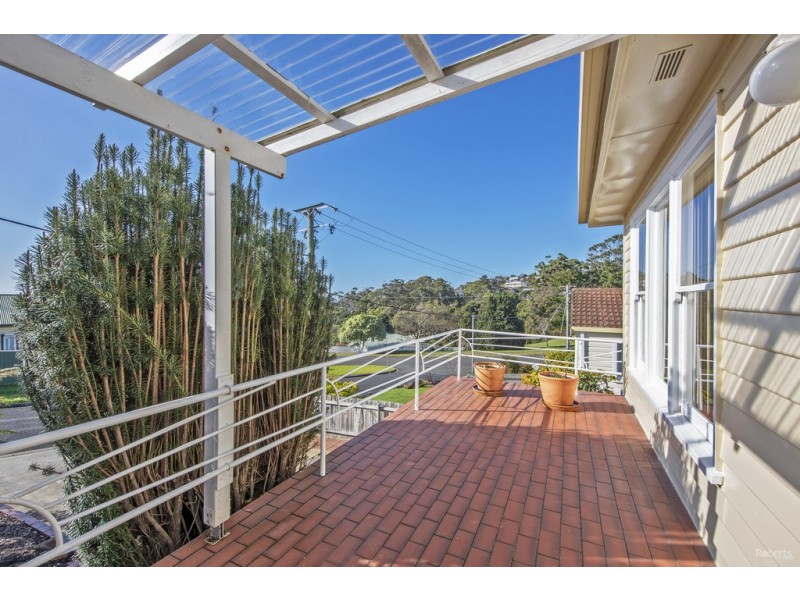 34 Malunna Crescent, Parklands TAS 7320