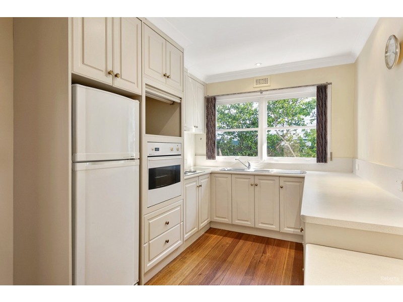 34 Malunna Crescent, Parklands TAS 7320