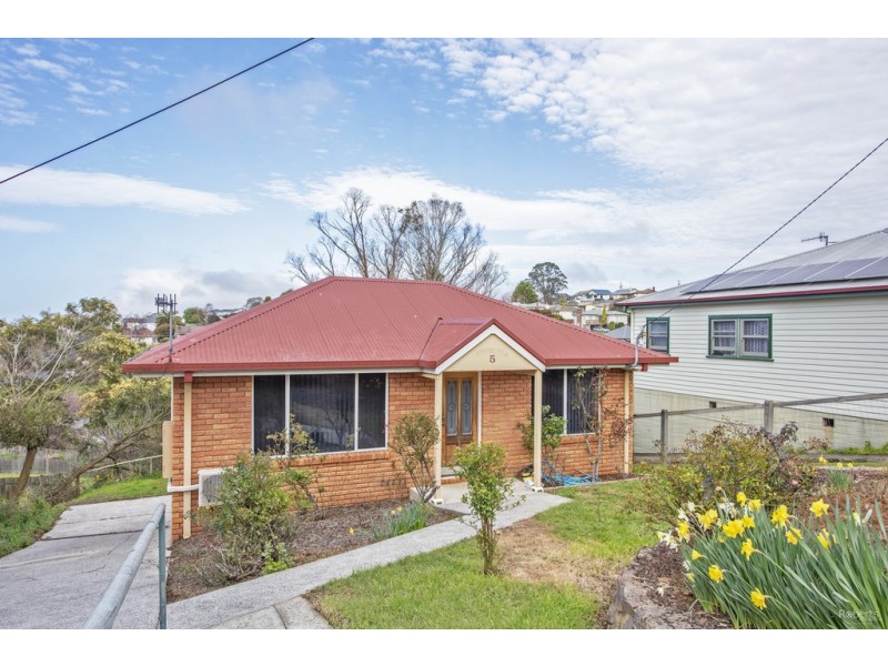 5 Sampson street, Hillcrest TAS 7320