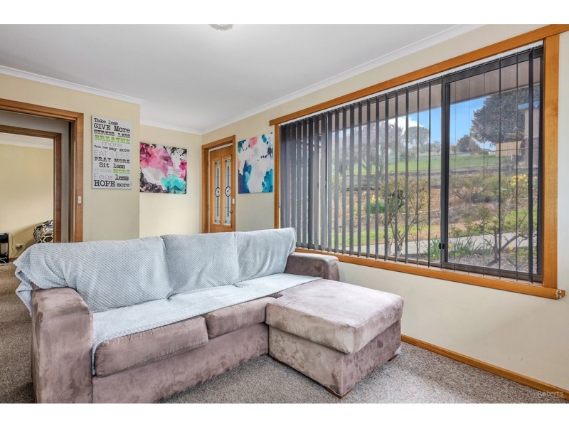 5 Sampson street, Hillcrest TAS 7320