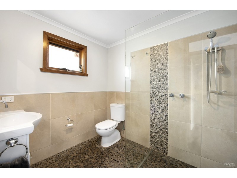 1/5 Falmouth Street, Somerset TAS 7322