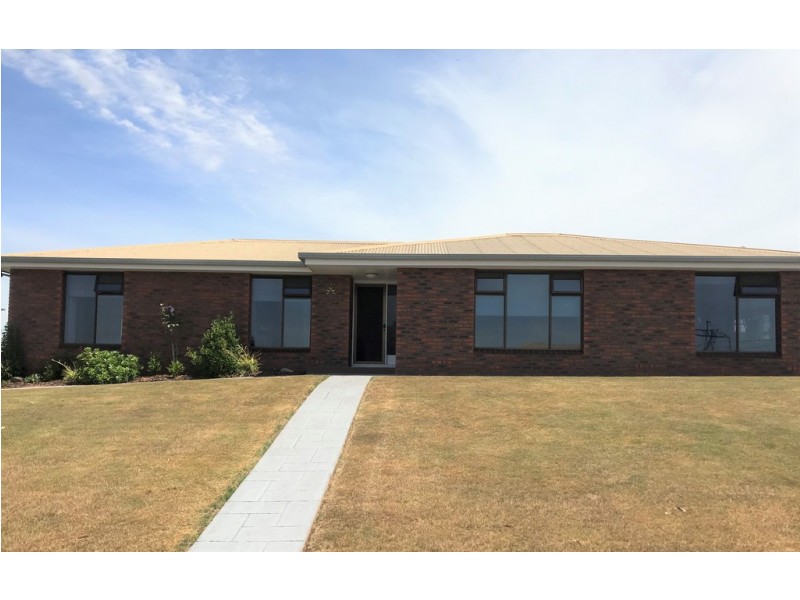 42 Manuka Drive, Romaine TAS 7320